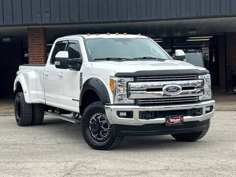 2017 Ford F-350 Super Duty Lariat 4WD photo