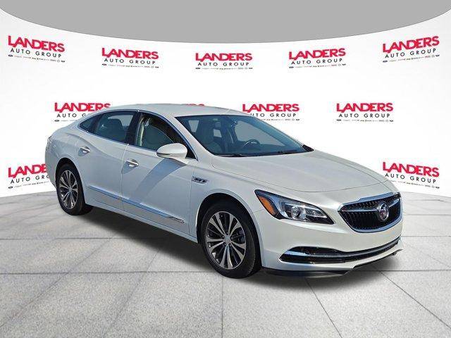 2017 Buick LaCrosse Essence FWD photo