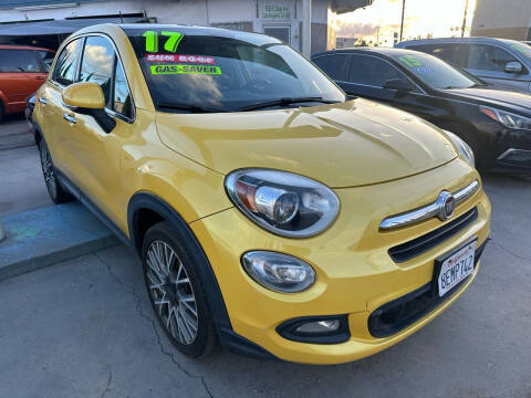 2017 FIAT 500X Lounge FWD photo