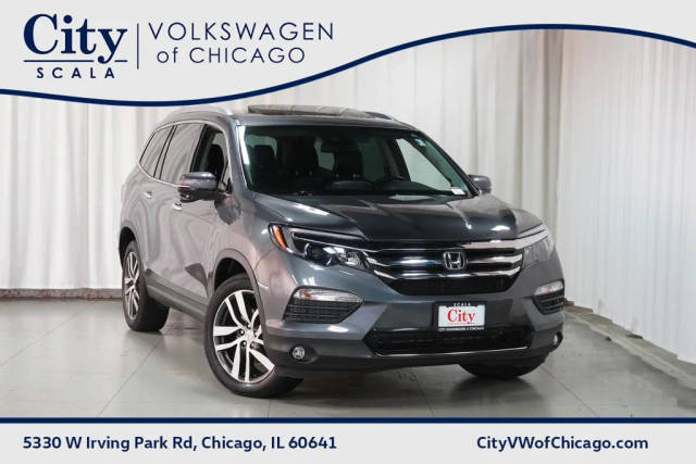 2017 Honda Pilot Touring AWD photo