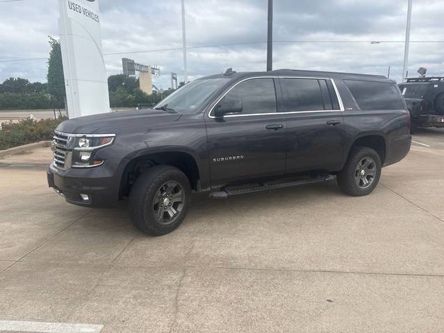 2017 Chevrolet Suburban LT 4WD photo