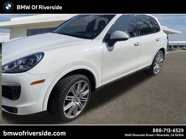 2017 Porsche Cayenne  AWD photo