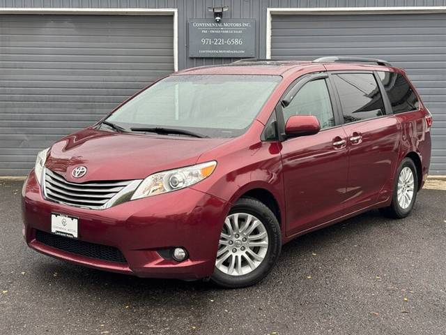 2016 Toyota Sienna XLE FWD photo