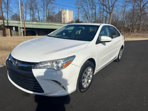 2017 Toyota Camry LE FWD photo