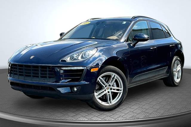 2017 Porsche Macan AWD photo