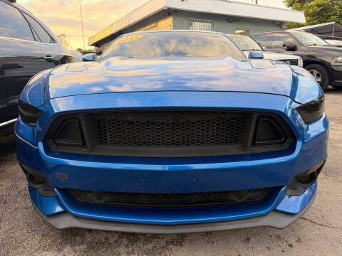 2017 Ford Mustang GT RWD photo