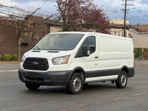 2017 Ford Transit Van RWD photo