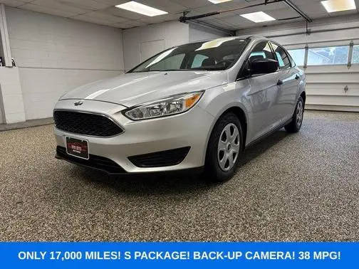 2017 Ford Focus S FWD photo