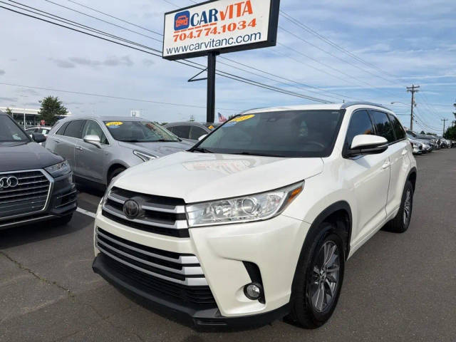 2017 Toyota Highlander XLE FWD photo