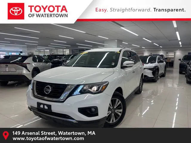 2017 Nissan Pathfinder SV 4WD photo