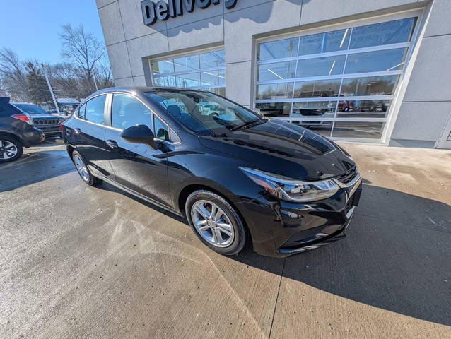 2017 Chevrolet Cruze LT FWD photo