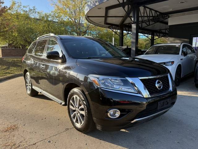 2016 Nissan Pathfinder SV 4WD photo