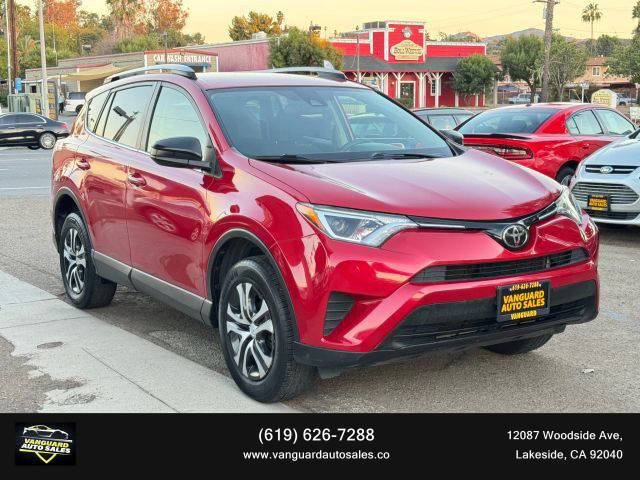 2017 Toyota RAV4 LE FWD photo