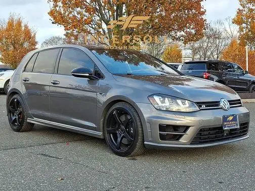 2017 Volkswagen Golf R  AWD photo