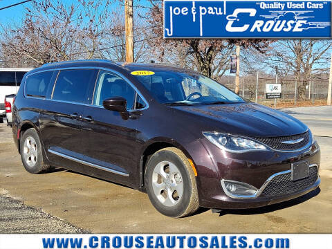 2017 Chrysler Pacifica Minivan Touring-L Plus FWD photo
