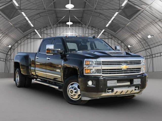 2017 Chevrolet Silverado 3500HD High Country 4WD photo
