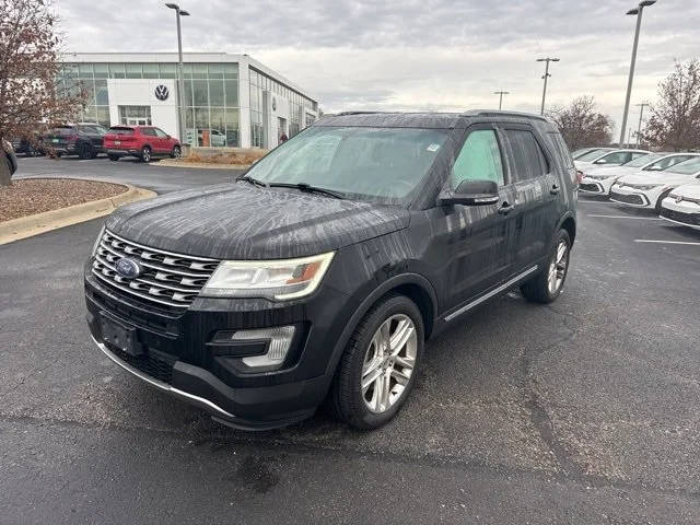 2017 Ford Explorer XLT 4WD photo