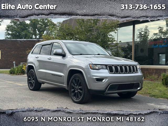2017 Jeep Grand Cherokee Altitude 4WD photo