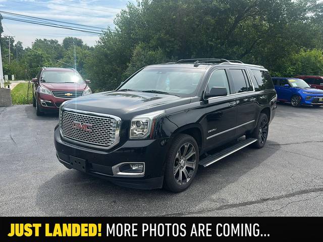 2017 GMC Yukon XL Denali 4WD photo