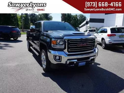 2017 GMC Sierra 2500HD SLT 4WD photo