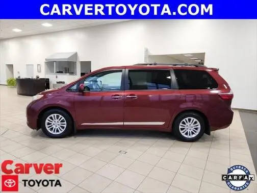 2017 Toyota Sienna XLE FWD photo