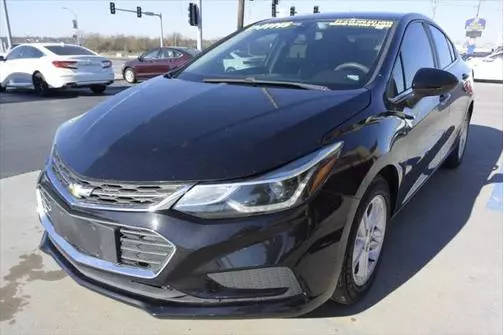 2017 Chevrolet Cruze LT FWD photo