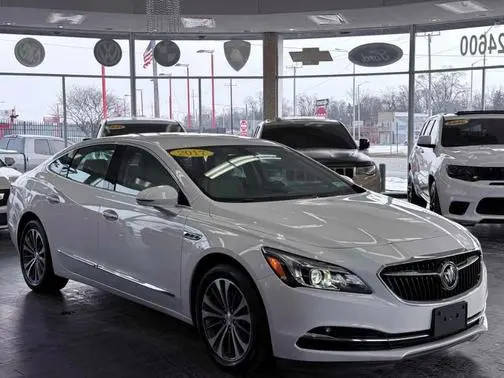 2017 Buick LaCrosse Essence FWD photo