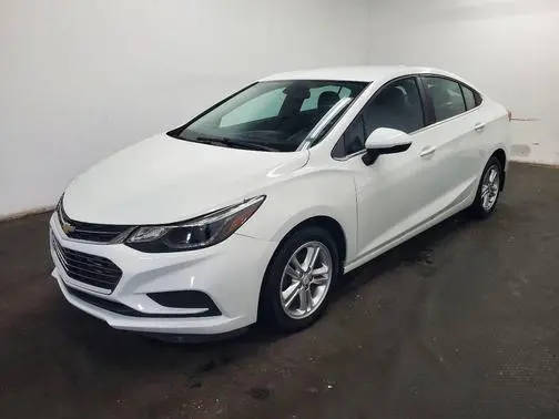 2017 Chevrolet Cruze LT FWD photo