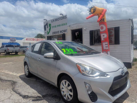 2016 Toyota Prius c Three FWD photo
