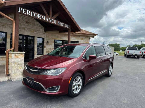 2017 Chrysler Pacifica Minivan Touring-L Plus FWD photo