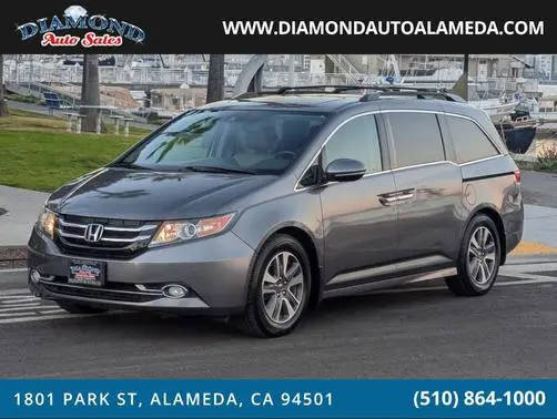 2016 Honda Odyssey Touring FWD photo