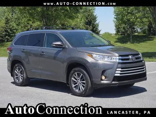 2017 Toyota Highlander XLE AWD photo