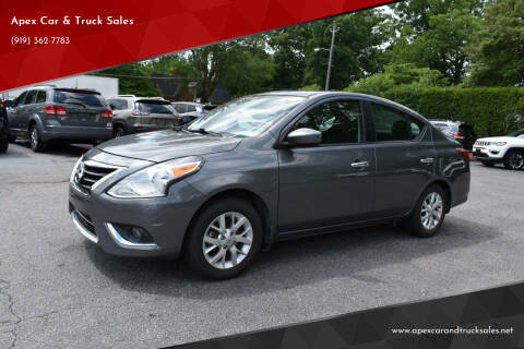 2017 Nissan Versa SV FWD photo