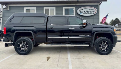 2017 GMC Sierra 2500HD Denali 4WD photo