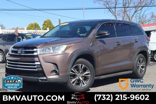 2017 Toyota Highlander LE FWD photo