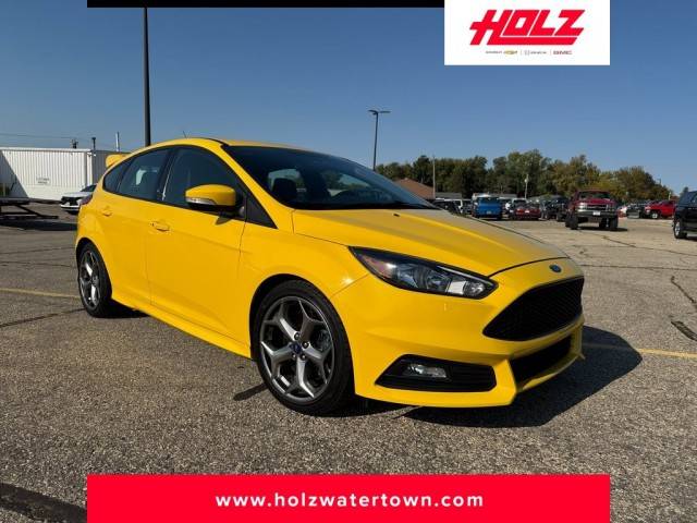 2017 Ford Focus ST FWD photo