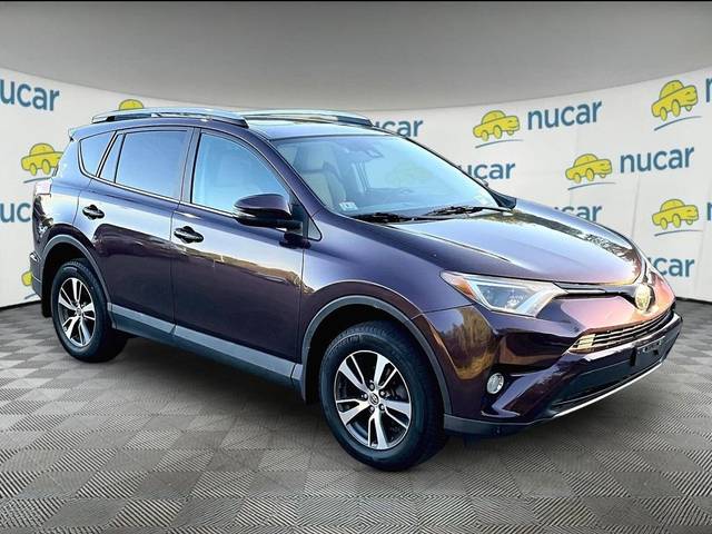 2017 Toyota RAV4 XLE AWD photo