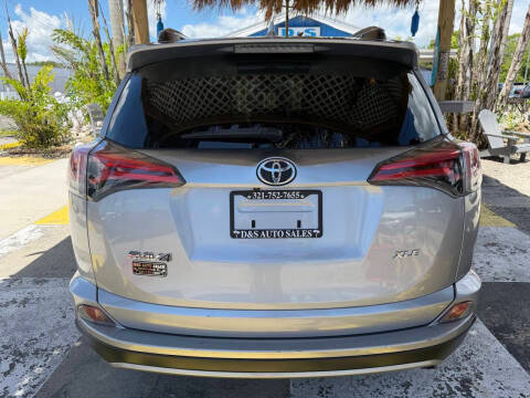 2017 Toyota RAV4 XLE FWD photo