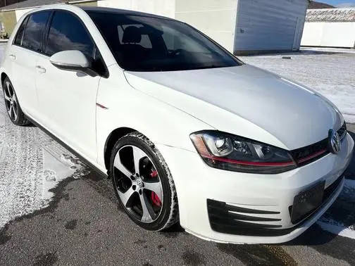 2017 Volkswagen Golf GTI SE FWD photo