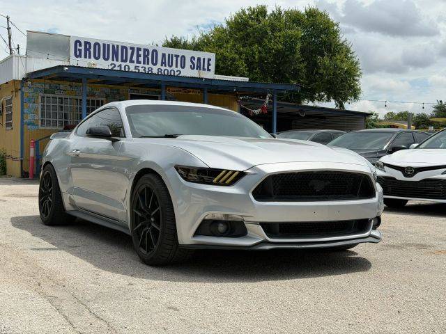 2017 Ford Mustang V6 RWD photo