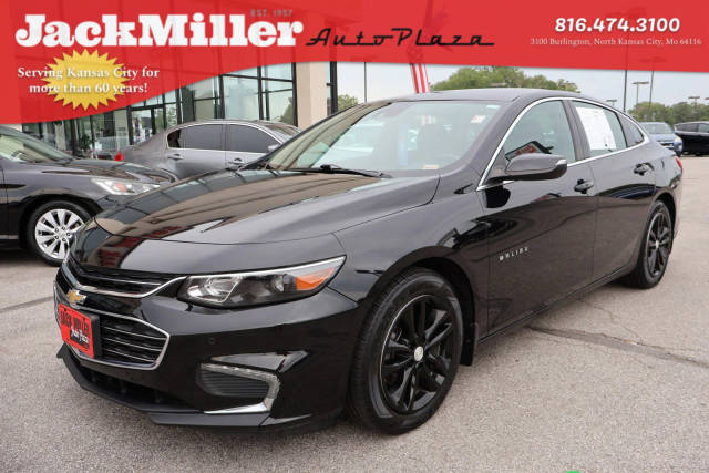 2017 Chevrolet Malibu LT FWD photo