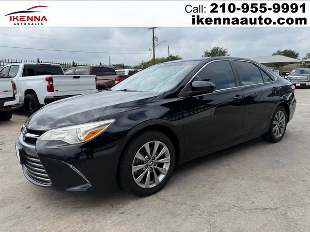 2017 Toyota Camry XLE FWD photo