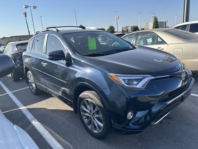 2017 Toyota RAV4 Platinum AWD photo