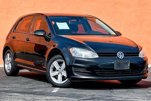 2017 Volkswagen Golf Wolfsburg Edition FWD photo