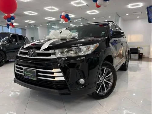 2017 Toyota Highlander XLE AWD photo