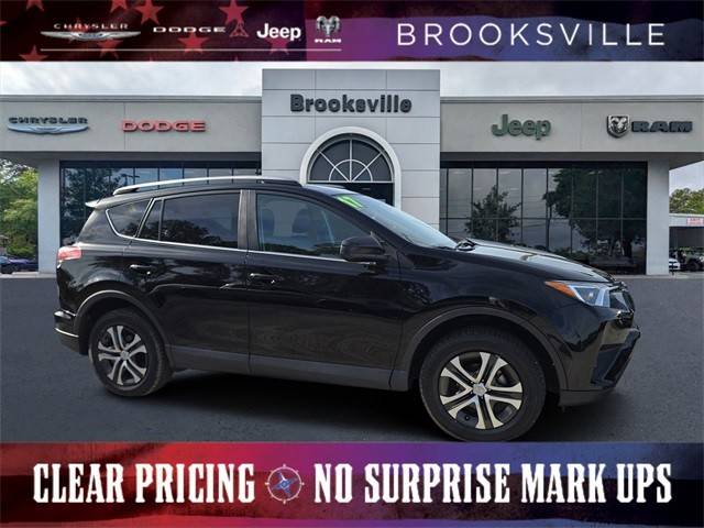 2017 Toyota RAV4 LE AWD photo