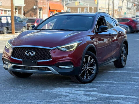 2017 Infiniti QX30 Premium AWD photo