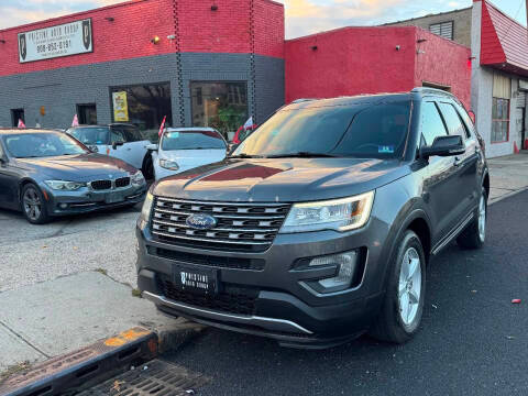 2017 Ford Explorer XLT 4WD photo