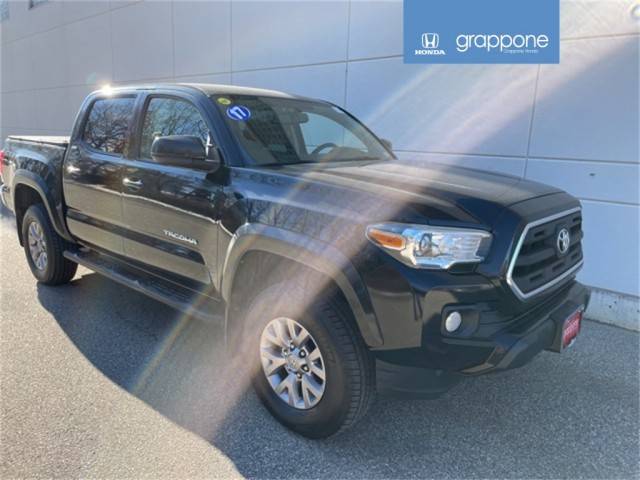 2017 Toyota Tacoma SR5 4WD photo