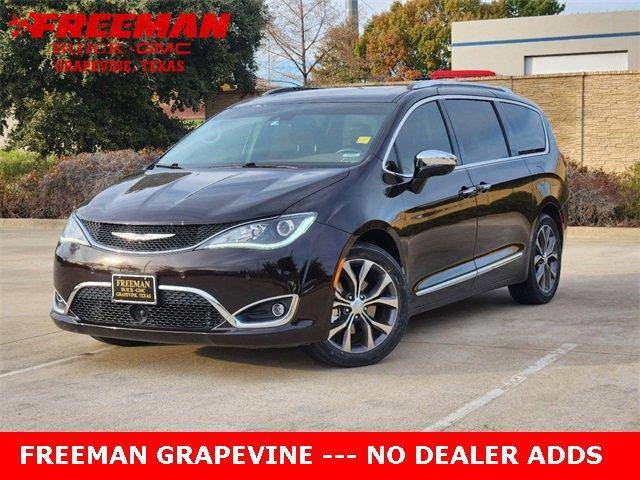 2017 Chrysler Pacifica Minivan Limited FWD photo